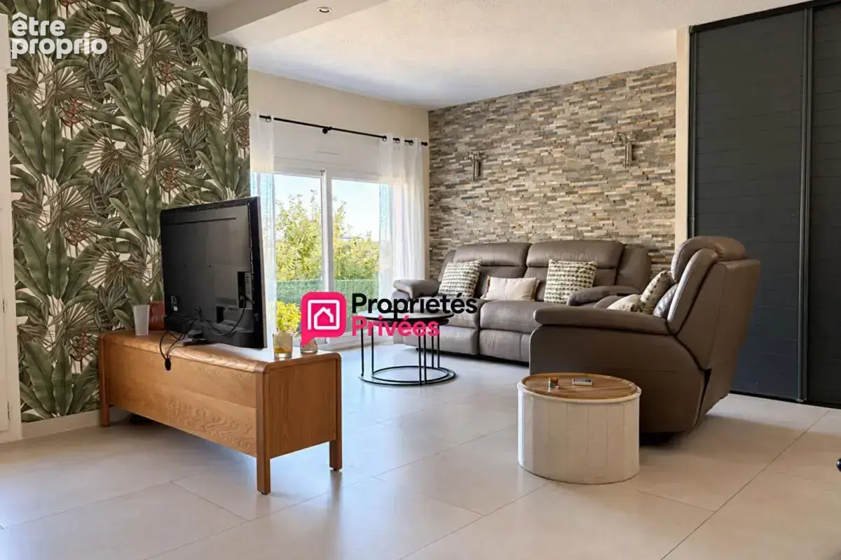 Plain-pied T6 de 123 m² à vendre avec piscine sans vis-à-vis CHÂTEAUGAY 63119 - photo 7