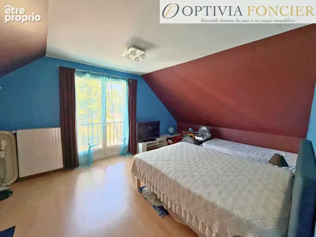 MAISON T7 - BRUZ - Quartier prisé - 190 m2 - 997 m2 de terrain clos - photo 12