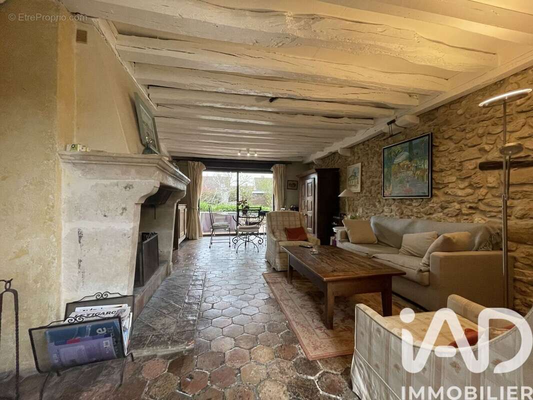 Photo 5 - Maison à VERT-SAINT-DENIS