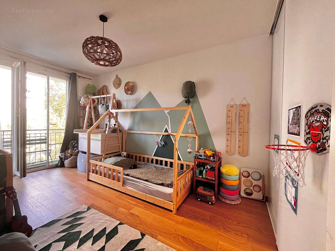Appartement à PARIS-20E