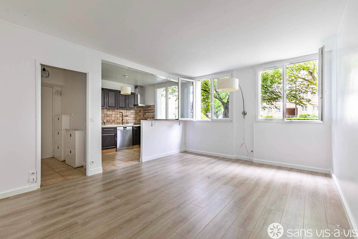 Appartement à COURBEVOIE
