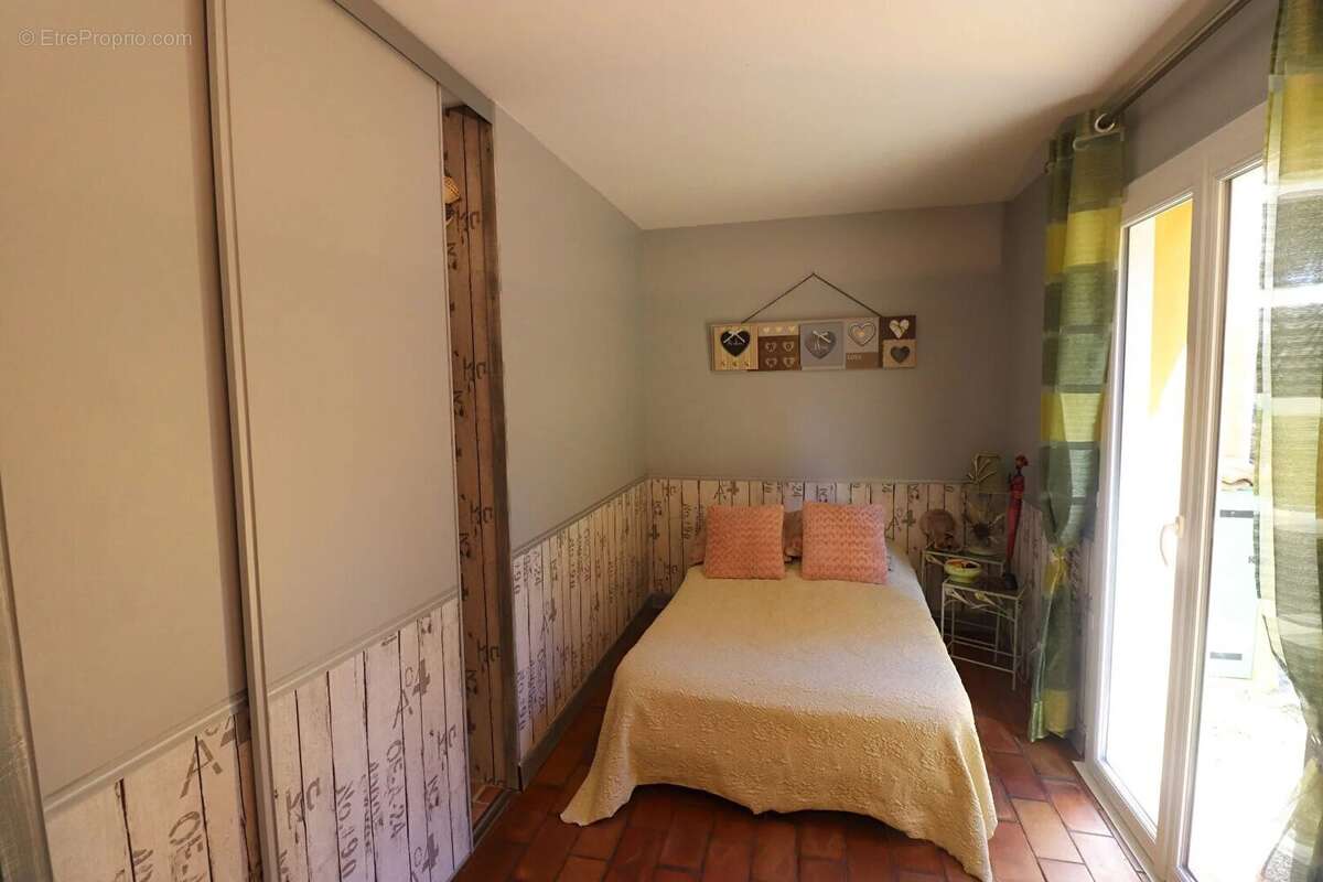 Maison à LE CASTELLET