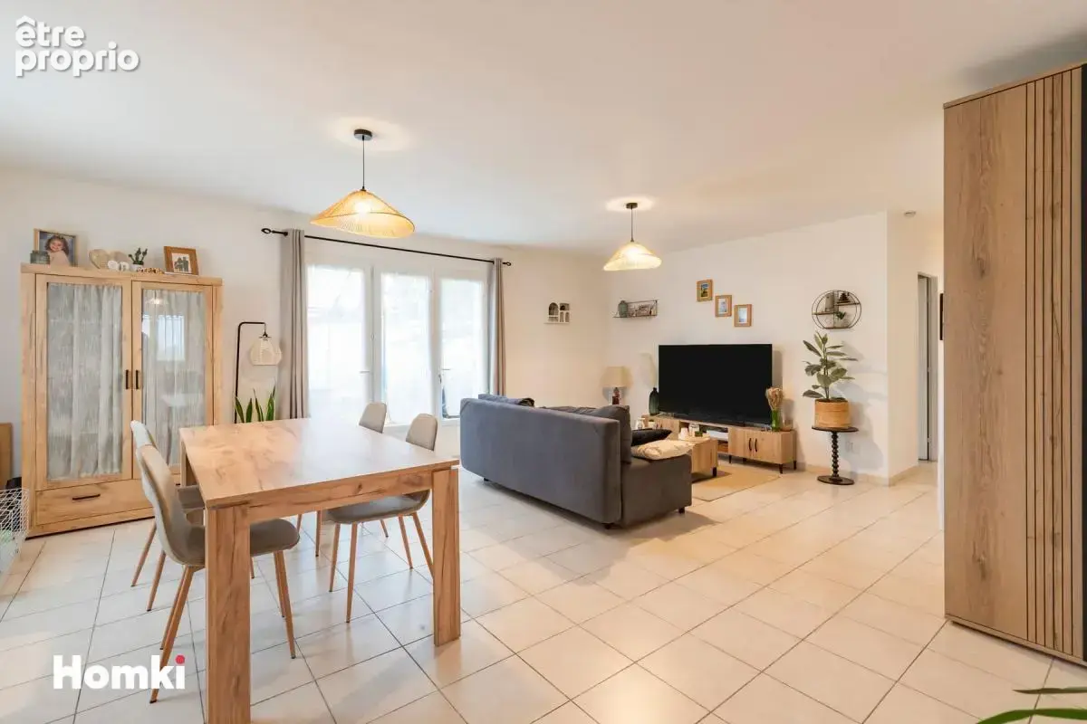 Maison à CAVANAC