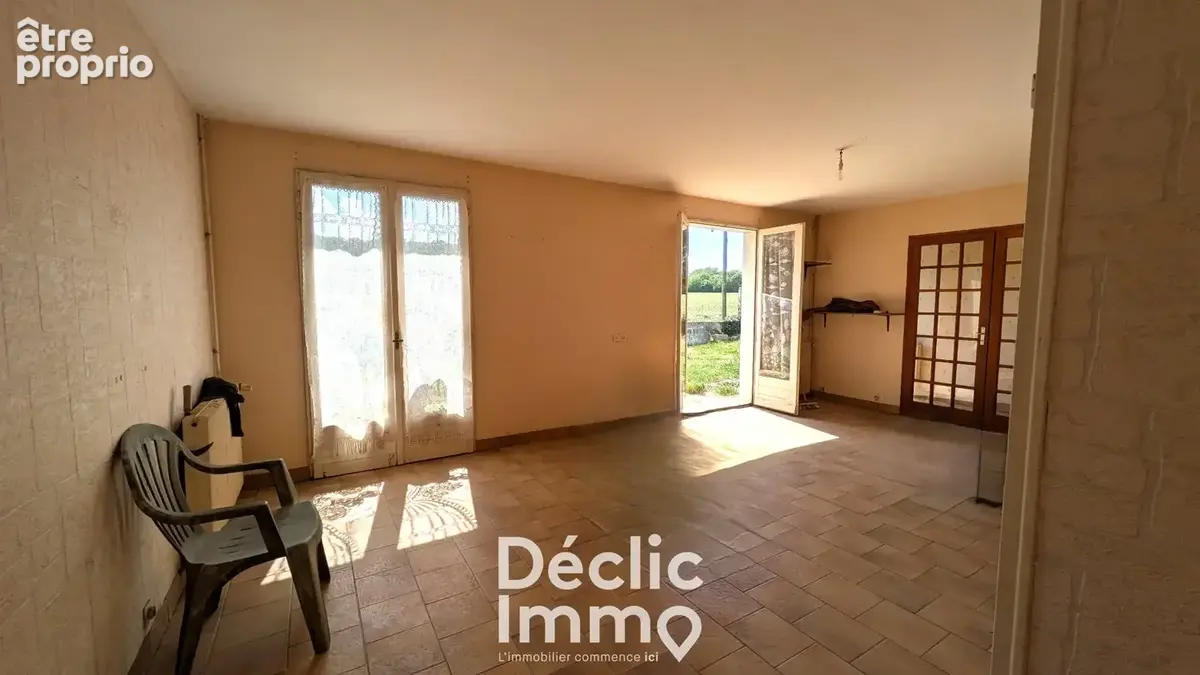 Maison de plain-pied avec grand terrain à rénover - photo 3