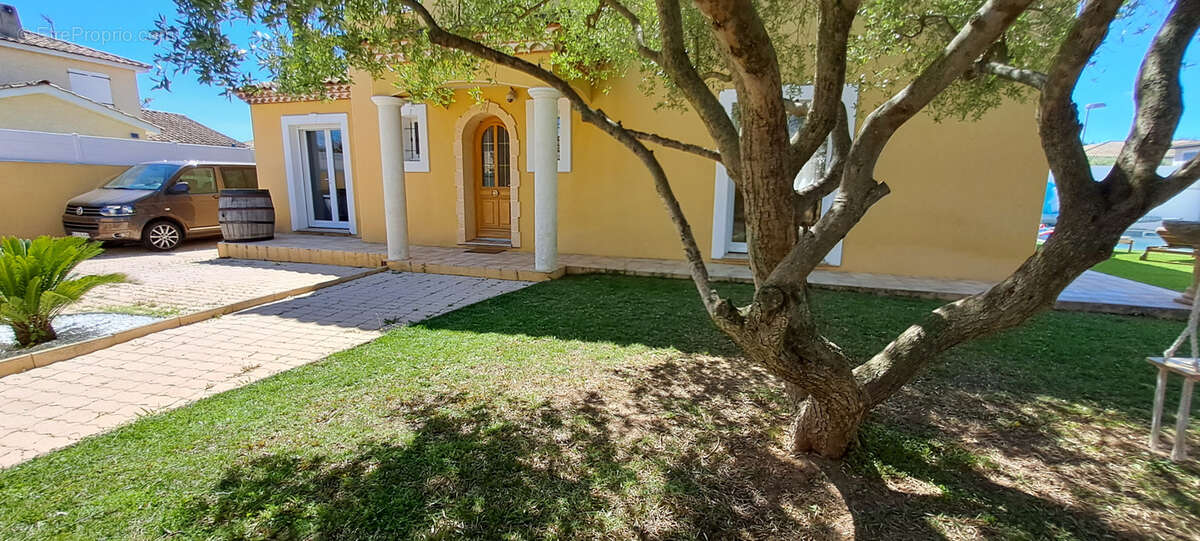 Maison à MAUGUIO