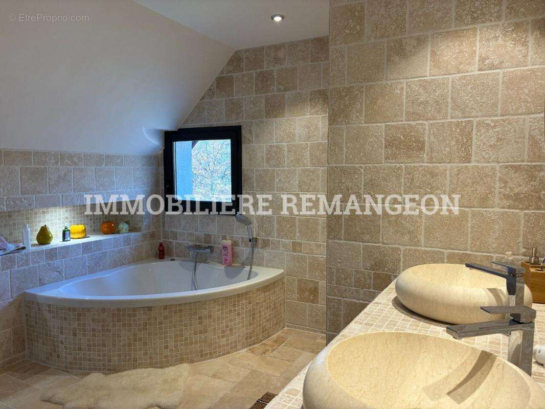 Maison à PIERREFITTE-SUR-SAULDRE