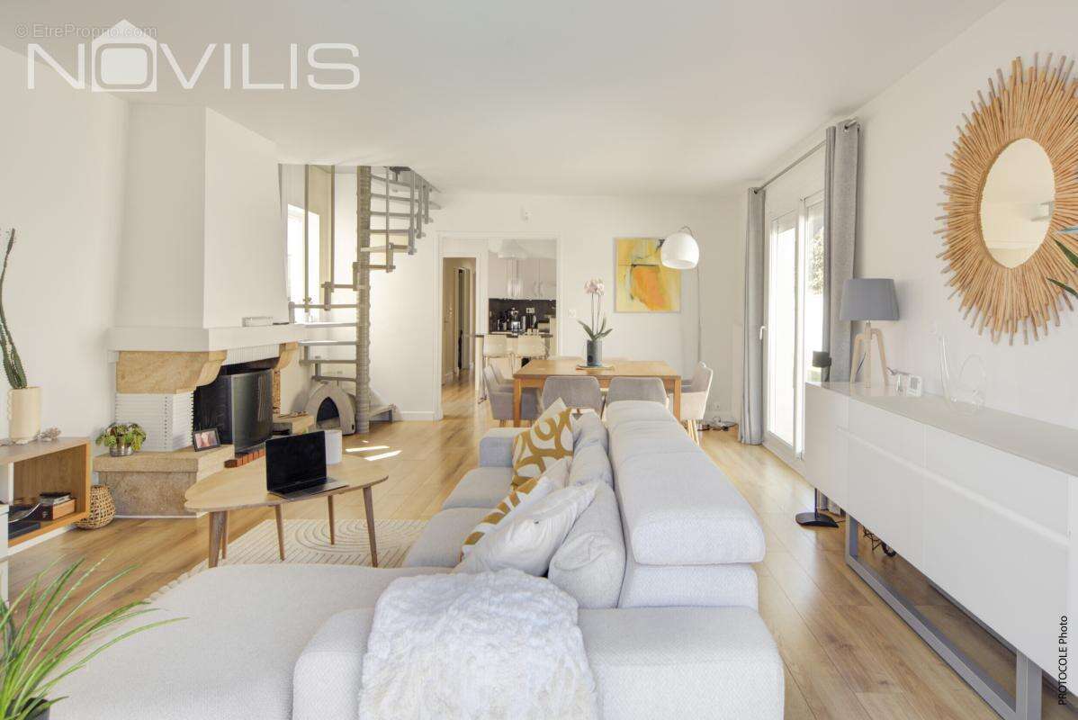 Maison à CASTELGINEST