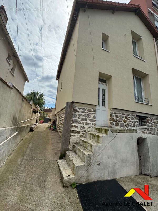 Maison à VILLENEUVE-LE-ROI