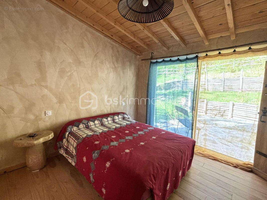 Maison à CAUDEBRONDE