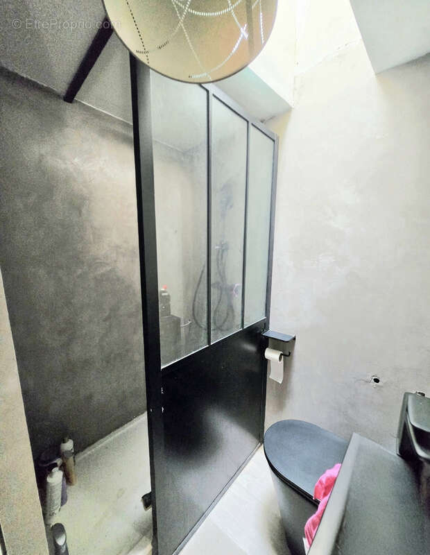 Maison de ville rénovée de 94 m2 au charme authentique   Un havre de paix en plein cœur de la ville - photo 9