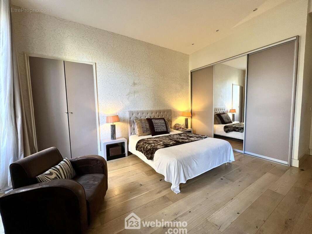 Le bien possède 3 grandes chambres - Appartement à SAN-MARTINO-DI-LOTA