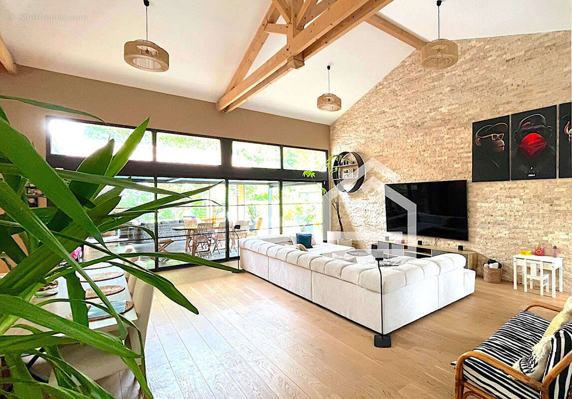 Maison à LE PIAN-MEDOC