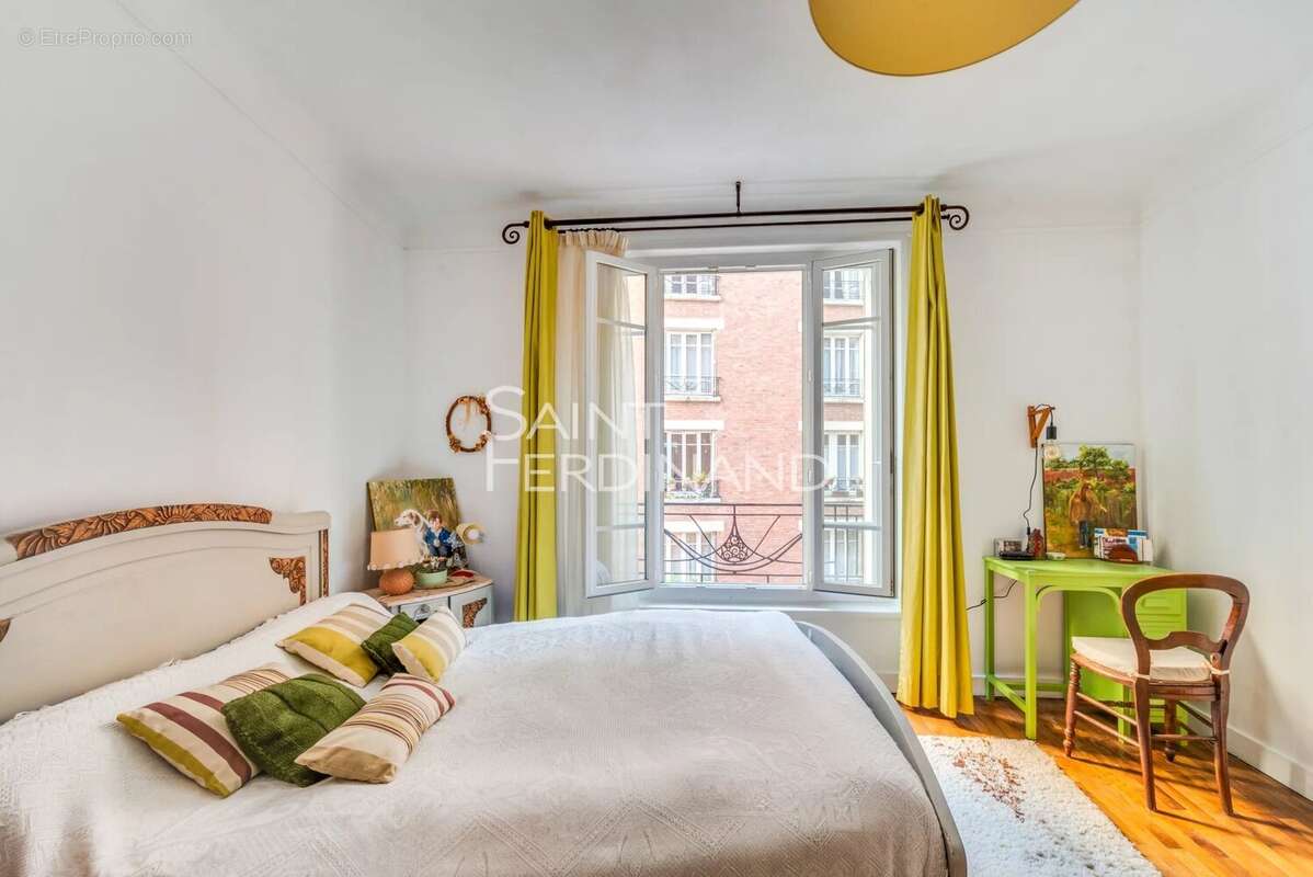 Appartement à NEUILLY-SUR-SEINE