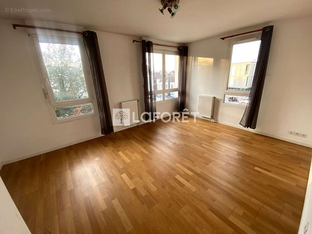 Appartement à LES MUREAUX