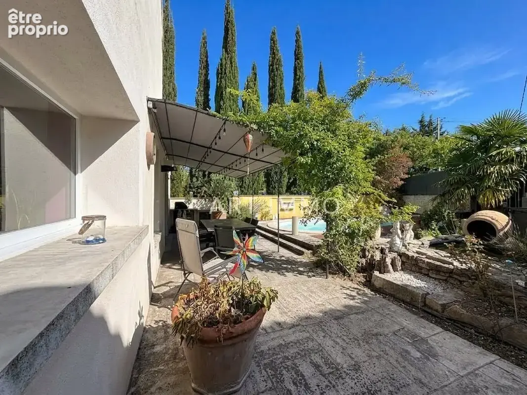 Mas de hameau avec piscine a oppede - photo 3