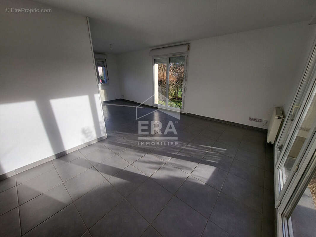 Appartement à AVION