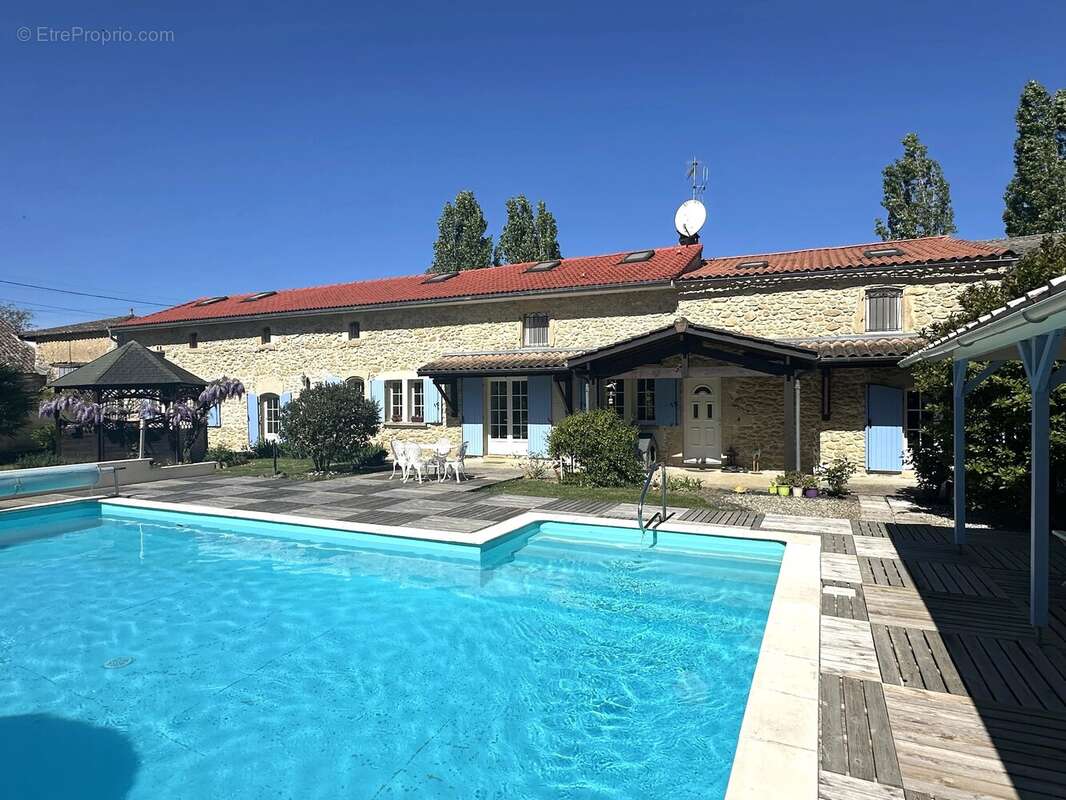 Ensemble de charme avec deux maison en pierre, dépendances, piscine, près de Duras et Monségur - photo 20