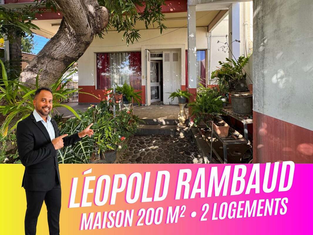 Maison 200 m² à Saint-Denis  - photo 3