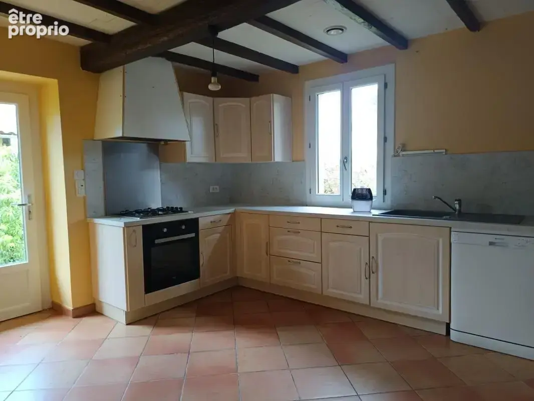 Propriété d'Exception : 2 Maisons, 450 m² de Dépendances et 6 Hectares de Terres - photo 7