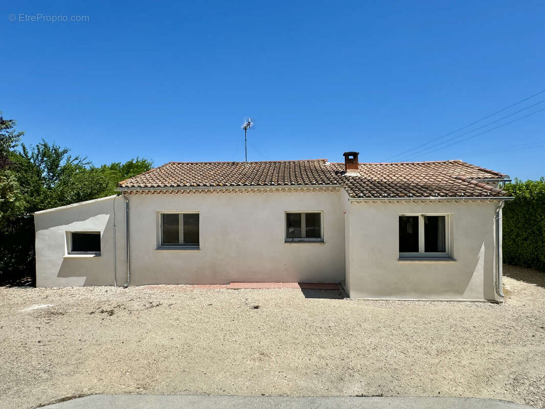 Maison de 110 m2 avec piscine, atelier 50m2, carport 20 m2 et terrain de 1 150 m2 - photo 23