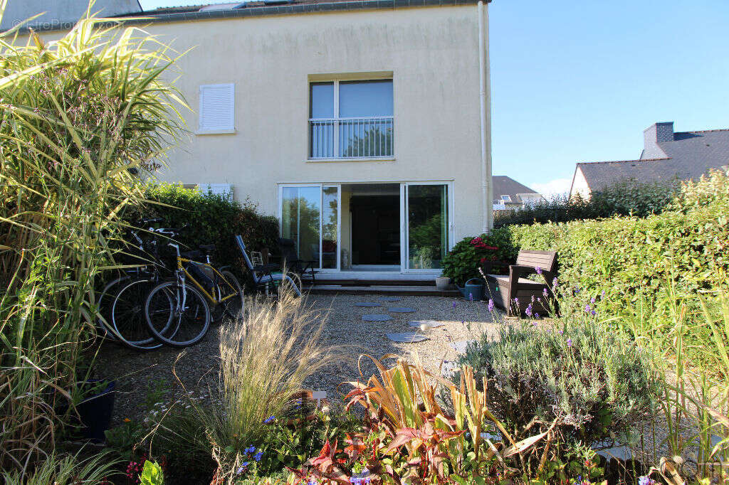 ARZON BOURG - Appartement 57 m² avec jardin et loggia - photo 2