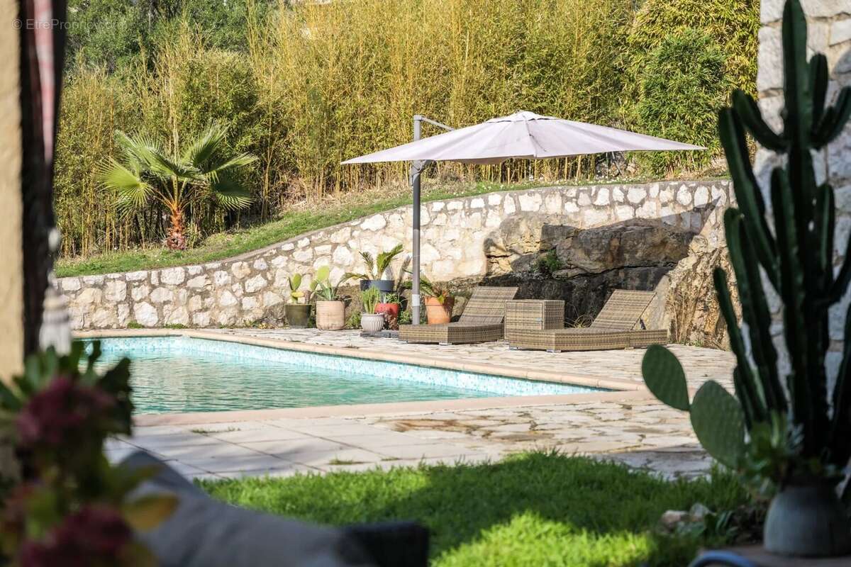 Maison à TOURRETTES-SUR-LOUP