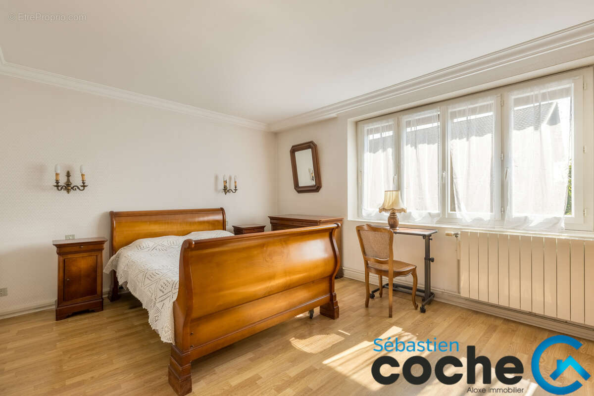 Maison à SAINT-BONNET-DE-MURE