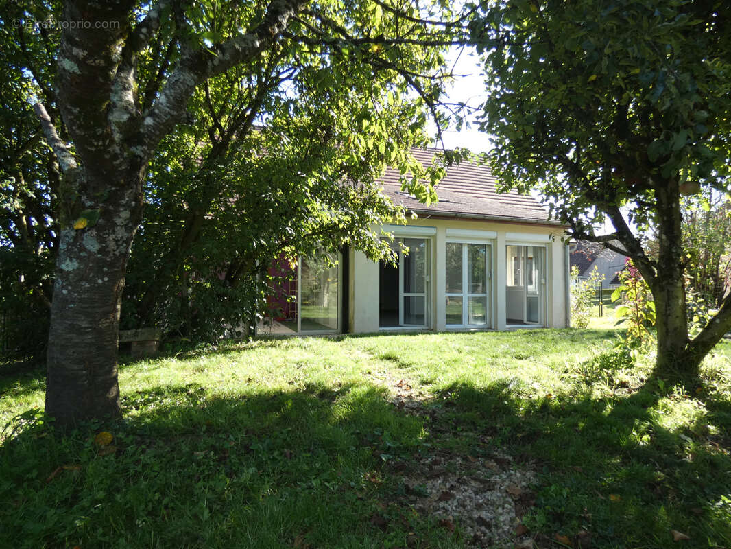 Maison à ARCES-DILO