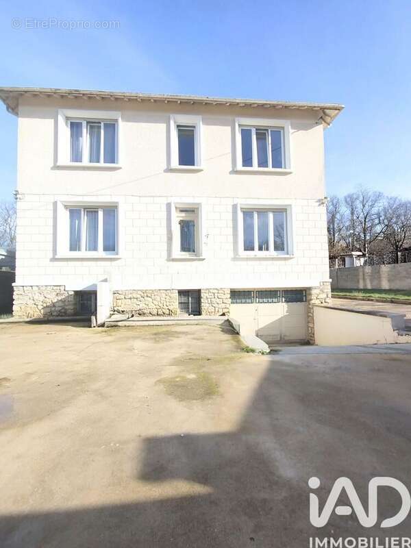 Photo 2 - Maison à DAMMARIE-LES-LYS