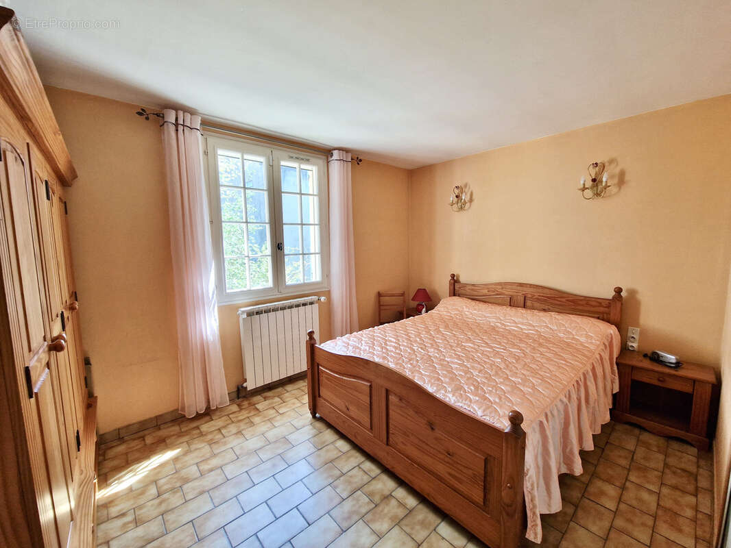 Maison à ROBION