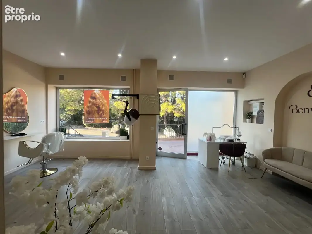 Beau local commercial de 62m2 au CANNET ( secteur Rocheville ) - photo 3