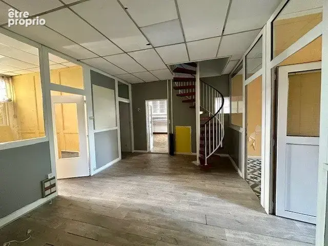 Commerce 376 m² à Brive-La-Gaillarde  - photo 3