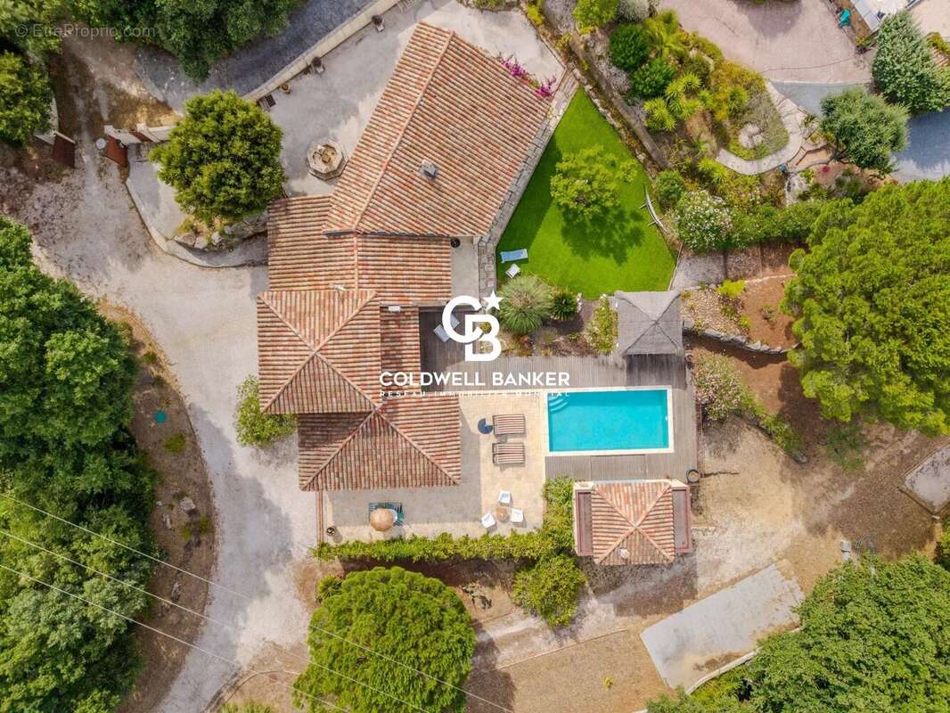 Maison à BORMES-LES-MIMOSAS