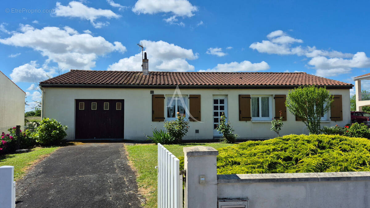 Maison à SAINTES