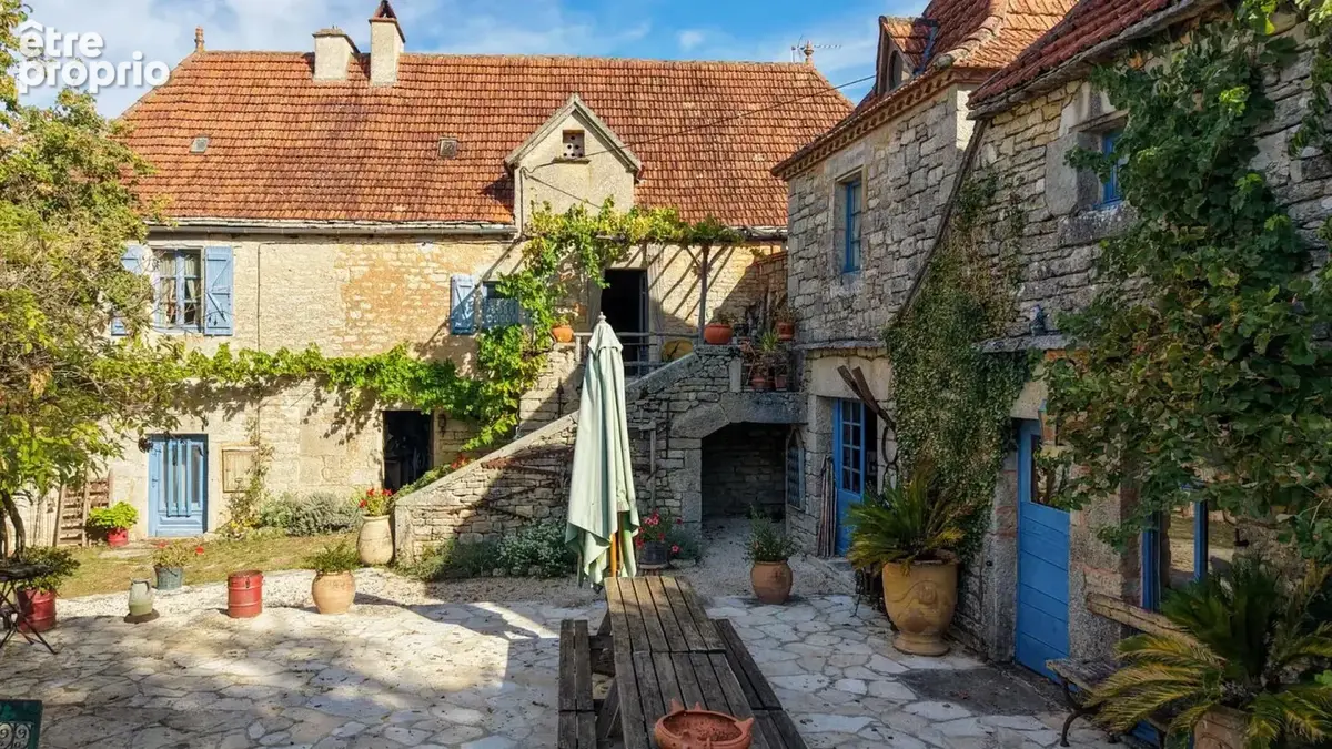Coeur de causse – ensemble immobilier de caractere avec deux mai - photo 2