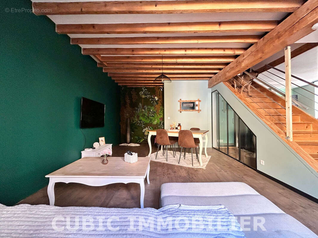 Maison à VAUX-EN-BEAUJOLAIS