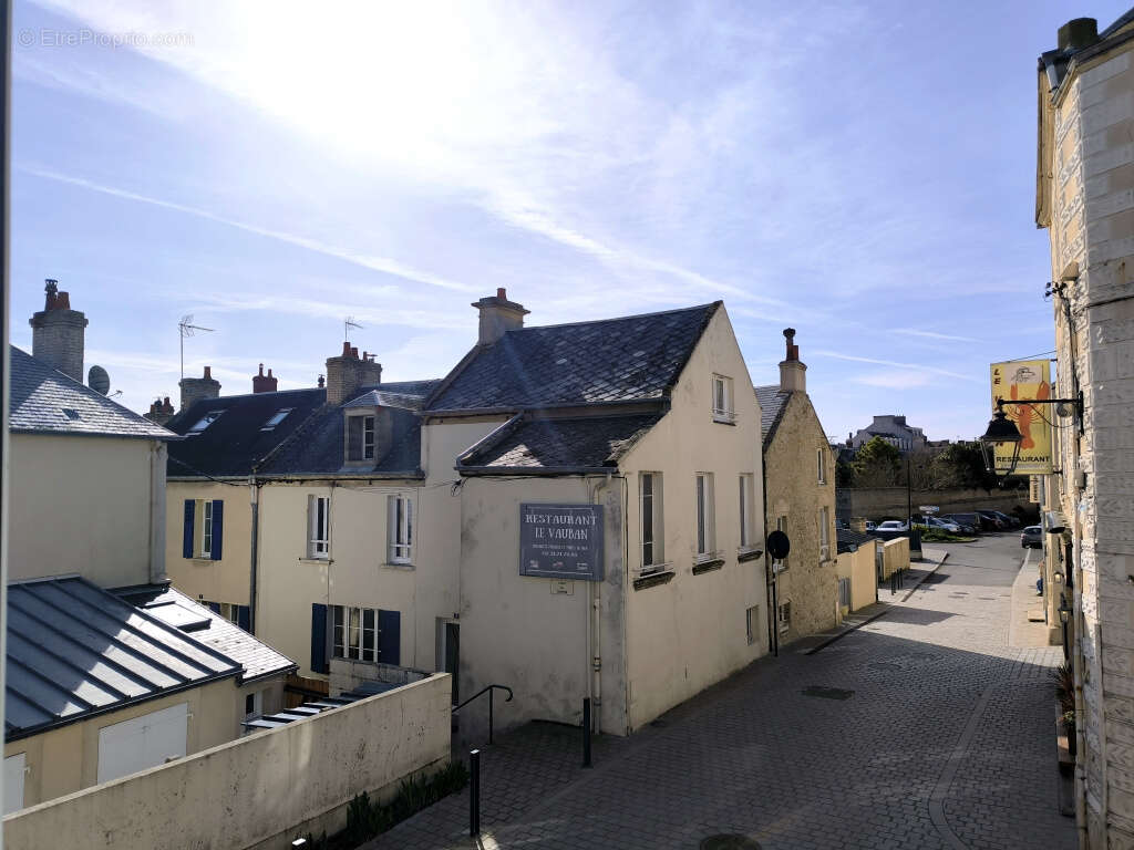 Appartement à PORT-EN-BESSIN-HUPPAIN