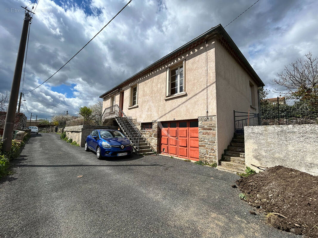 Maison à VILLARDONNEL