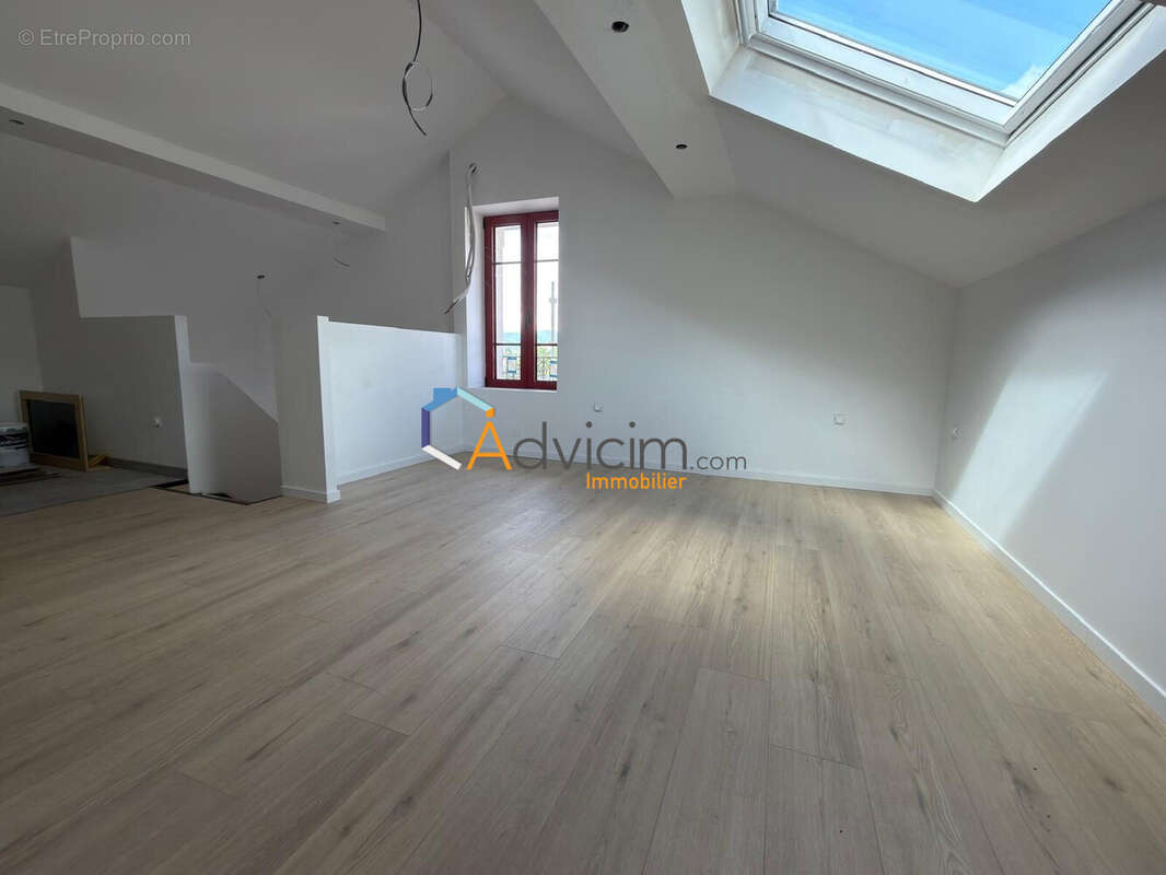 Séjour - Appartement à SAINT-CHAMOND