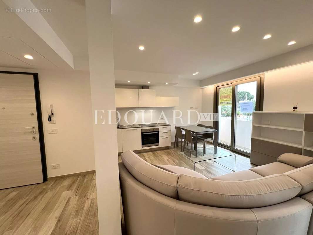 Appartement à ROQUEBRUNE-CAP-MARTIN