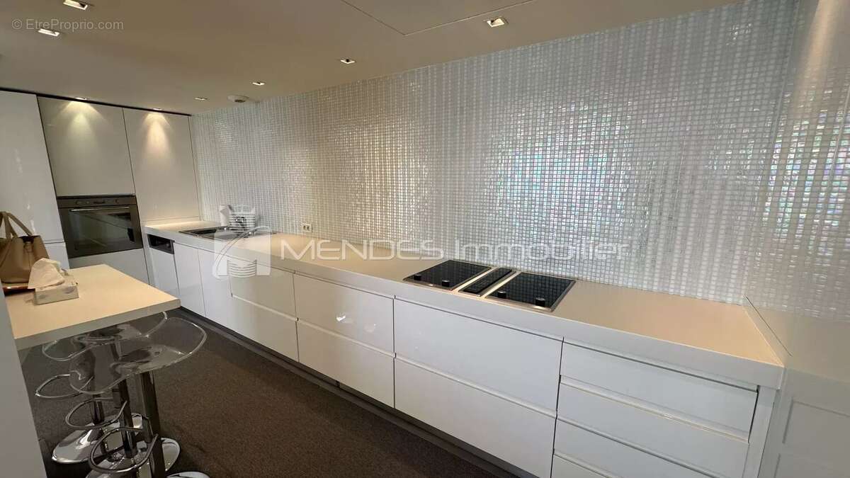 Appartement à ROQUEBRUNE-CAP-MARTIN