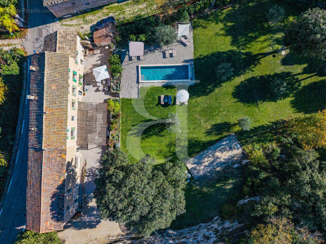 Maison à L&#039;ISLE-SUR-LA-SORGUE