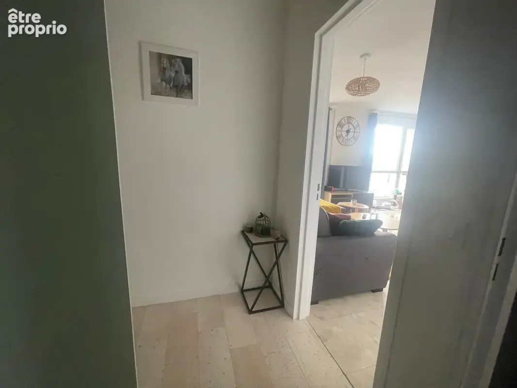 Appartement T4- 81,63m2- 8ème et dernier étage- Cave- Parking Privatif- Garage- Vue dégagée - Montaud- Le Grand Clos - photo 14
