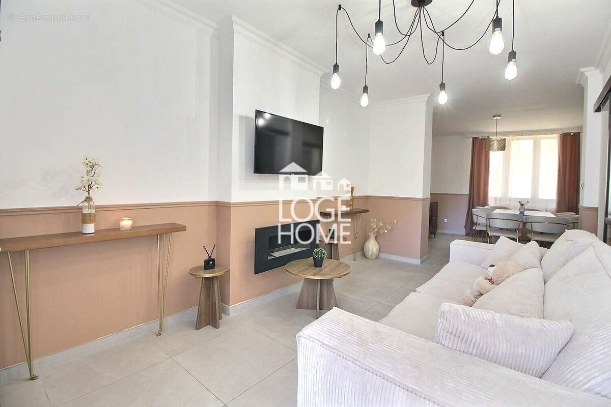 Maison à SIN-LE-NOBLE