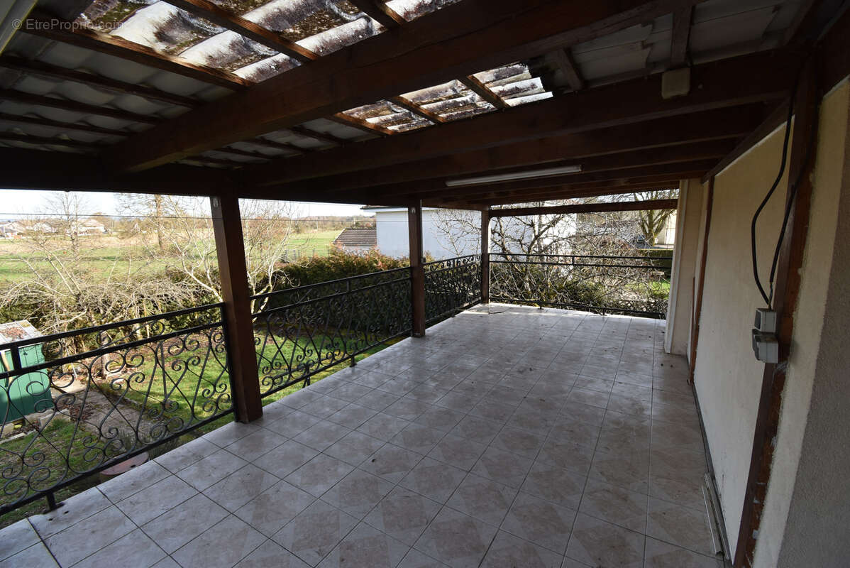 Maison à SAINT-LOUP-SUR-SEMOUSE