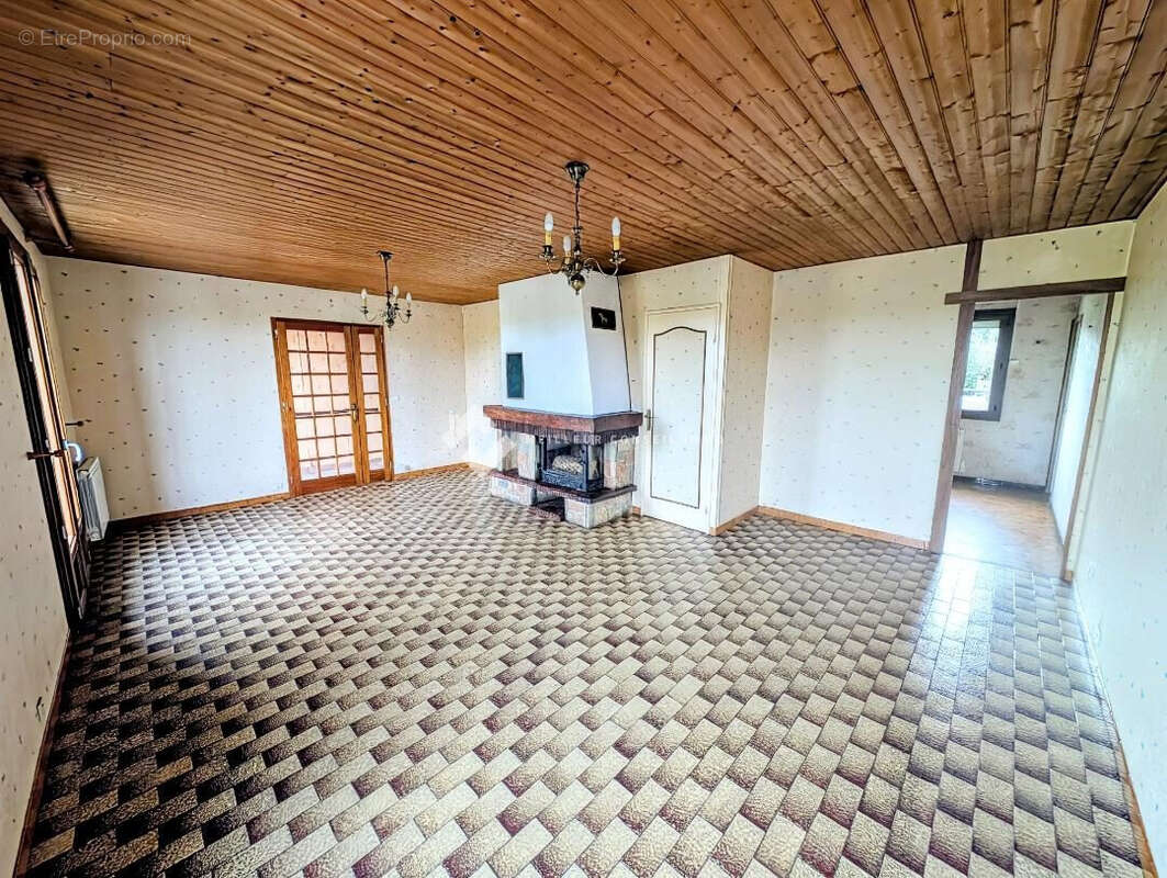 Maison 108 m² à Vouille  - photo 4