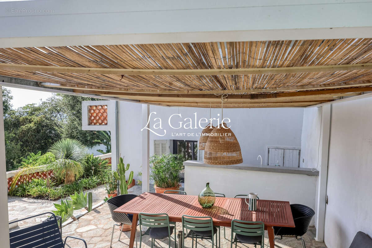 Maison 175 m² à Hyeres  - photo 4