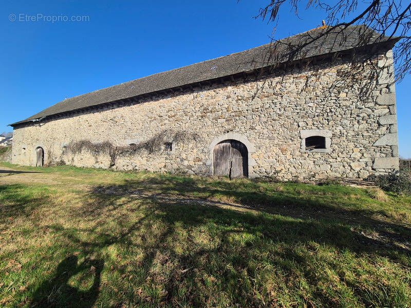 Maison à LACAPELLE-DEL-FRAISSE