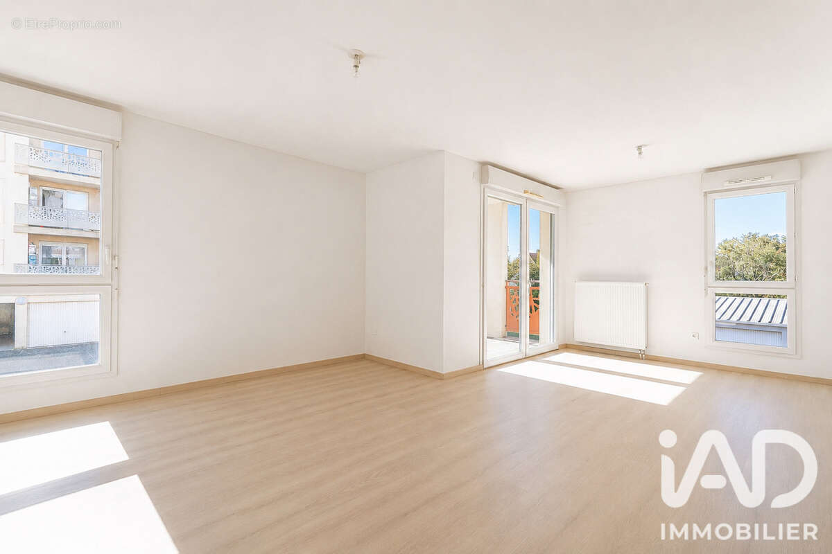 Appartement 68 m² à Saint-Sebastien-Sur-Loire  - photo 2