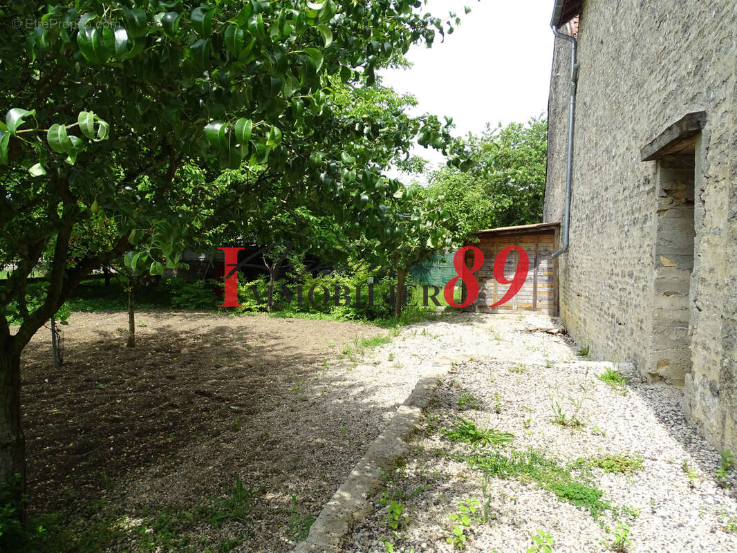Maison à MONTIGNY-SUR-AUBE
